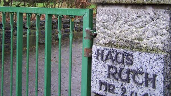 Das Tor bleibt zu: Ins Haus Ruth kommen wohl auf absehbare Zeit keine weiteren Flüchtlinge und Asylsuchenden. Foto: Archiv/Jürgen Gärtner