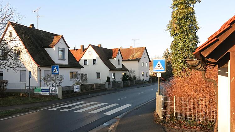 Um die Beleuchtung des Fußgängerüberweges in Poxdorf ging es in der Gemeinderatsitzung.  Foto: Dagmar Niemann