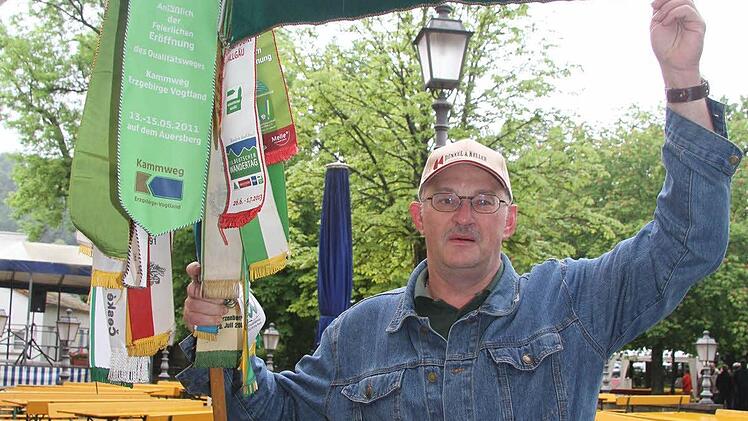 Mehr als vierzig Ortsgruppen hatten sich zur Sternwanderung aufgemacht.