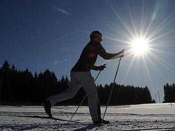Die Loipen im Frankenwald sind im Winter ein Anziehungspunkt für Touristen. Foto: Patrick Seeger/dpa