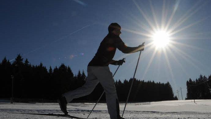 Die Loipen im Frankenwald sind im Winter ein Anziehungspunkt für Touristen. Foto: Patrick Seeger/dpa