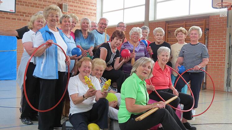 Mit Freude bei der Sache: Die Abteilung des TSV Euerdorf Senioren-60-plus mit Abteilungsleiterin Gisela Bergel. Foto: Doris Bauer
