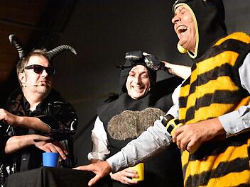 Michael Tomis, Florian Hoffmann und Georg Koeniger sind sich f&uuml;r keinen Bl&ouml;dsinn zu schade.  Foto: Uschi Prawitz