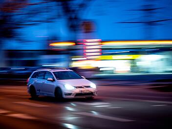 Alkoholisierter Mann f&auml;hrt blutverschmiert mit gestohlenem Auto