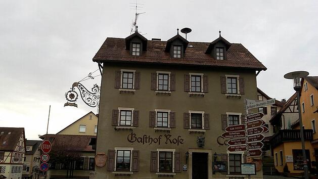 Es spricht derzeit viel daf&uuml;r, dass der alte Gasthof in das neue G&ouml;&szlig;weinsteiner Rathaus umgebaut wird.  Foto: Thomas Weichert
