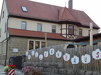 Der katholische Kindergarten in Poppenlauer: Er wird durch einen Neubau ersetzt. Doch die aktuelle Krisensituation auf dem Bausektor sorgt für Verzögerungen. Archivfoto: Dieter Britz