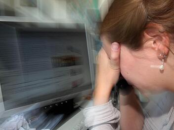 Ein Computervirus legte Ende vergangener Woche zehntausende Rechner lahm und erpresste Lösegeld für die Freigabe von Dateien. Bei dem Bild handelt es sich um ein Symbolfoto. Foto: Oliver Berg/dpa