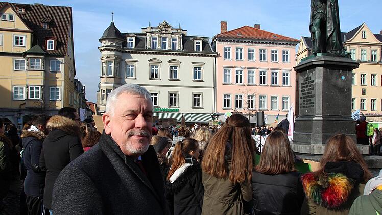 Schüler-Demo in Coburg für mehr Umwelt- und Klimaschutz auch OB Norbert Tessmer schaute vorbei.Oliver Schmidt