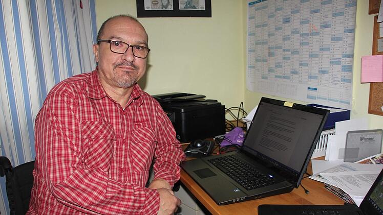 Knut Morgenroth hat sein Büro vom Rathaus in sein Eigenheim verlegt. Sowohl der Bevölkerung als auch seinem Ratsgremium ist er dankbar, dass diese ihn seit seiner Krankheit unterstützen. Foto: Veronika Schadeck