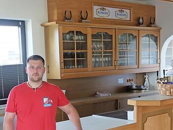 Vorsitzender Maximilian Kerber ist stolz auf das renovierte Vereinsheim.