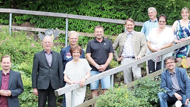 Regina Stumpf geht in den Ruhestand. Das Foto zeigt sie (Dritte von links) mit den Ehreng&auml;sten der Abschiedsfeier.