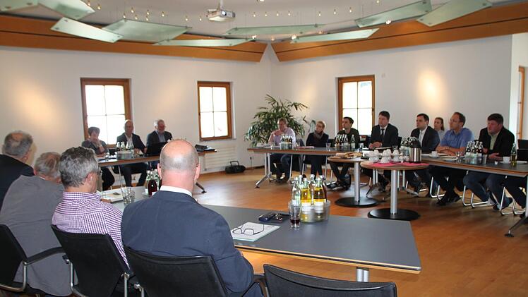 Im Mai stellte die Rhönallianz die Idee von einer gemeinsamen Abwasserbehandlung im gesamten Sinngrund Politikern vor. Foto: Archiv/Ulrike Müller