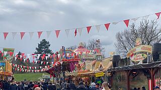 O'zapft is! Das Frühlingsfest am Dutzendteich beginnt