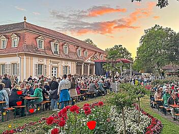 Der Kurpark Bad Bocklet zeigt sich zur Gartenparty von seiner stimmungsvollsten Seite.