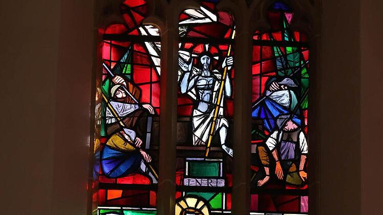 Gotische Fenster sind typisch für diese katholische Kirche. Wissen Sie, welche wir suchen?  Foto: Matthias Hoch