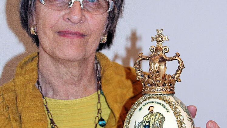 Ein wahres Kunstwerk ist dieses von Christa Haagen aus Coburg geschaffene Osterei mit der Abbildung von König Ludwig II.  Foto: Dieter Britz