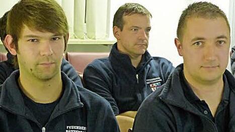 Der Gemeinderat bestätigte die Kommandanten der Feuerwehr Sebastian Beck und seinen Stellvertreter Andreas Warter (l.). Foto: Pauline Lindner