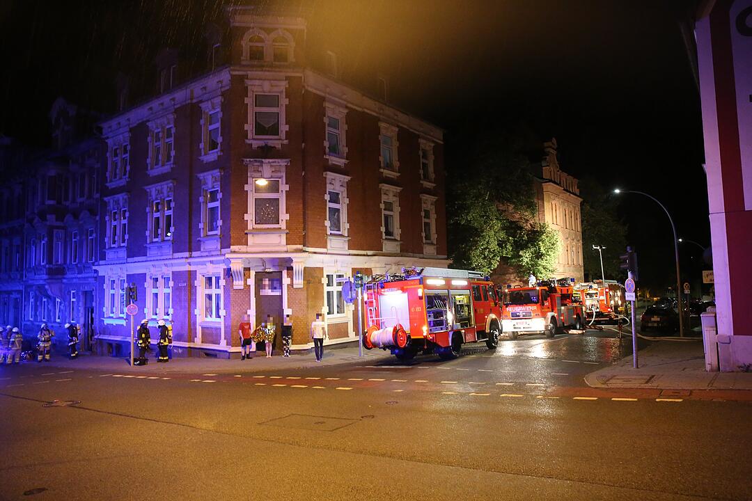 Wohnhaus in Hof in Flammen