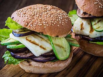 halloumi-burger-vom-grill.jpg
