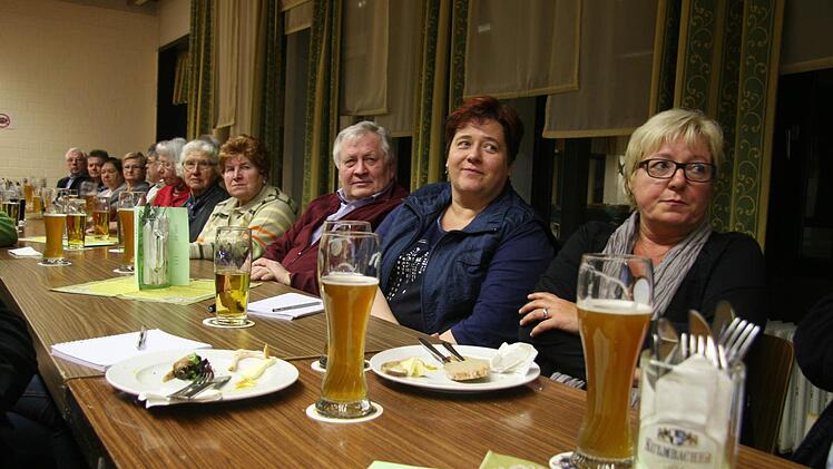 Die Besucher der Info-Veranstaltung in Rugendorf.