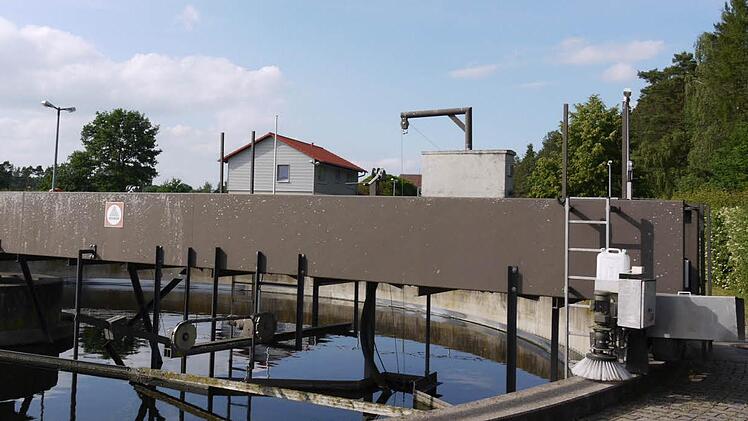 Der Strom für den Betrieb der Röttenbacher Kläranlage soll bald durch eine Photovoltaikanlage erzeugt werden. Foto: Pauline Lindner