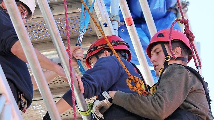 Richtige Sicherung ist das A und O bei der Arbeit mit dem "Ger&auml;tesatz Absturzsicherung". Foto: privat