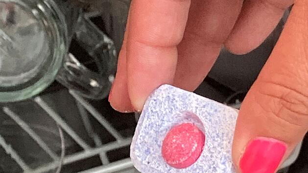 Spülmaschinen-Tabs bei Stiftung Warentest: Manche Produkte zerstören Geschirr und Maschine