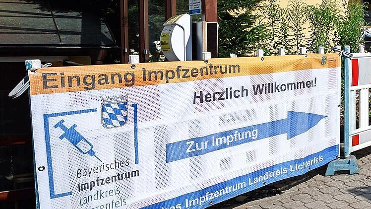 Im Impfzentrum in der Gabelsbergerstraße besteht die Möglichkeit, sich impfen zu lassen.