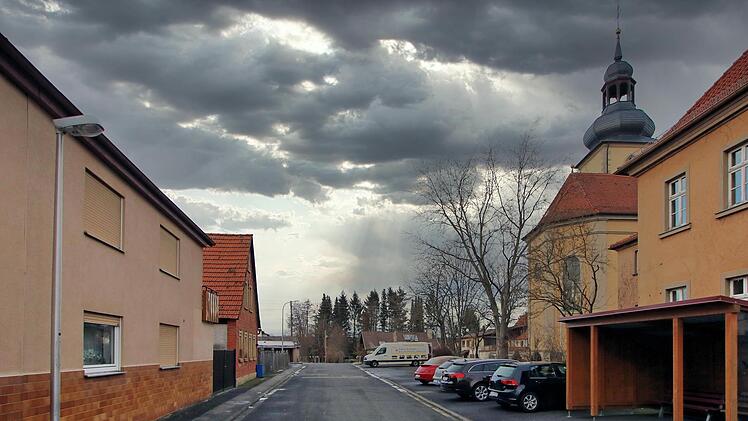 Die Pfarrer-Kunzmann-Straße in Großwenkheim. Sie ist 203 Meter lang.