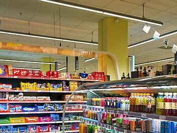 Edeka, Filiale, Supermarkt, Innenansicht, Regale