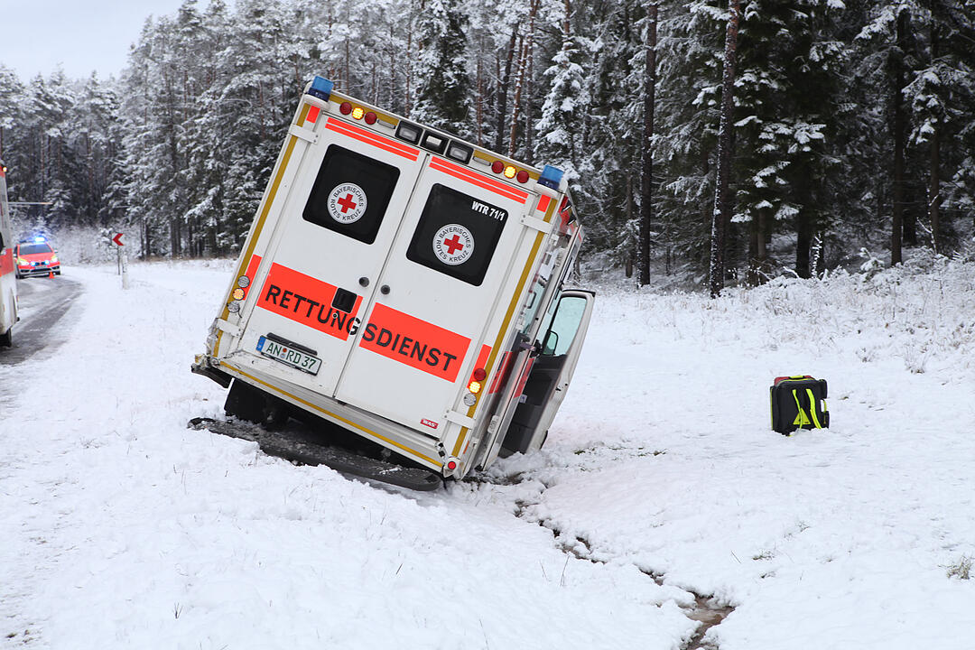 Kreis Ansbach: Auto kracht in Rettungswagen