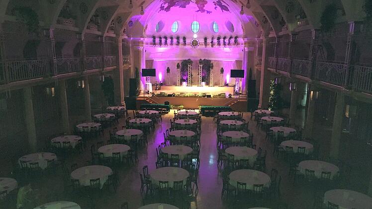 Schick, schick: das Kurhaus in Meran. Dort fand die 25. Auflage des "Alpen Grand Prix" statt.privat