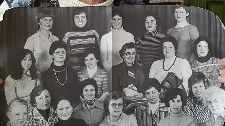 1972 waren es noch 16 Kandidatinnen. 1978 wurde  der Hirschaider Gemeinderat auf 20 Sitze aufgestockt. Mit diesem Plakat  präsentierte sich die Liste der Frauen Hirschaid für die  zweite  Wahlperiode, bei der sie antrat.
