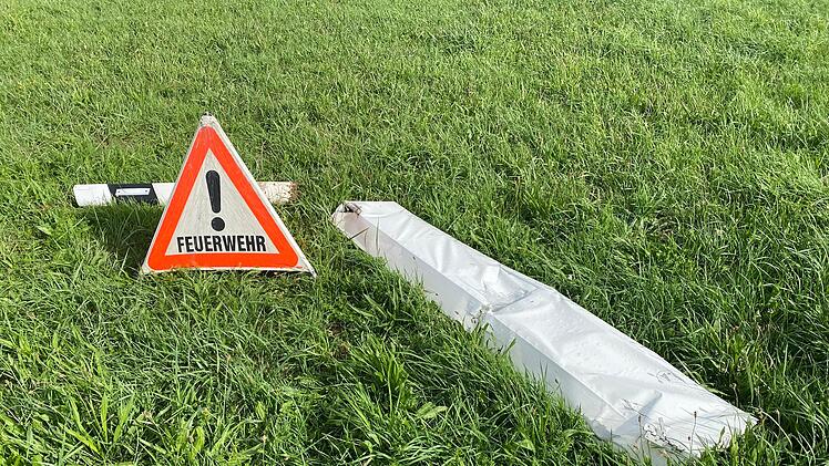 Kleinflugzeug abgestürzt: Pilot noch an Unfallstelle verstorben