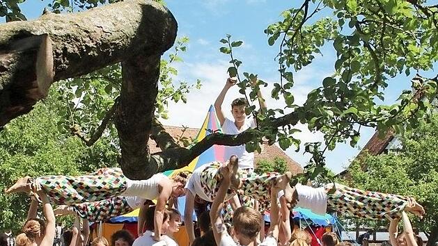 Der Kinderzirkus wird am Wochenende wieder beim Kinderfest im Freilandmuseum dabei sein. Foto: Archiv
