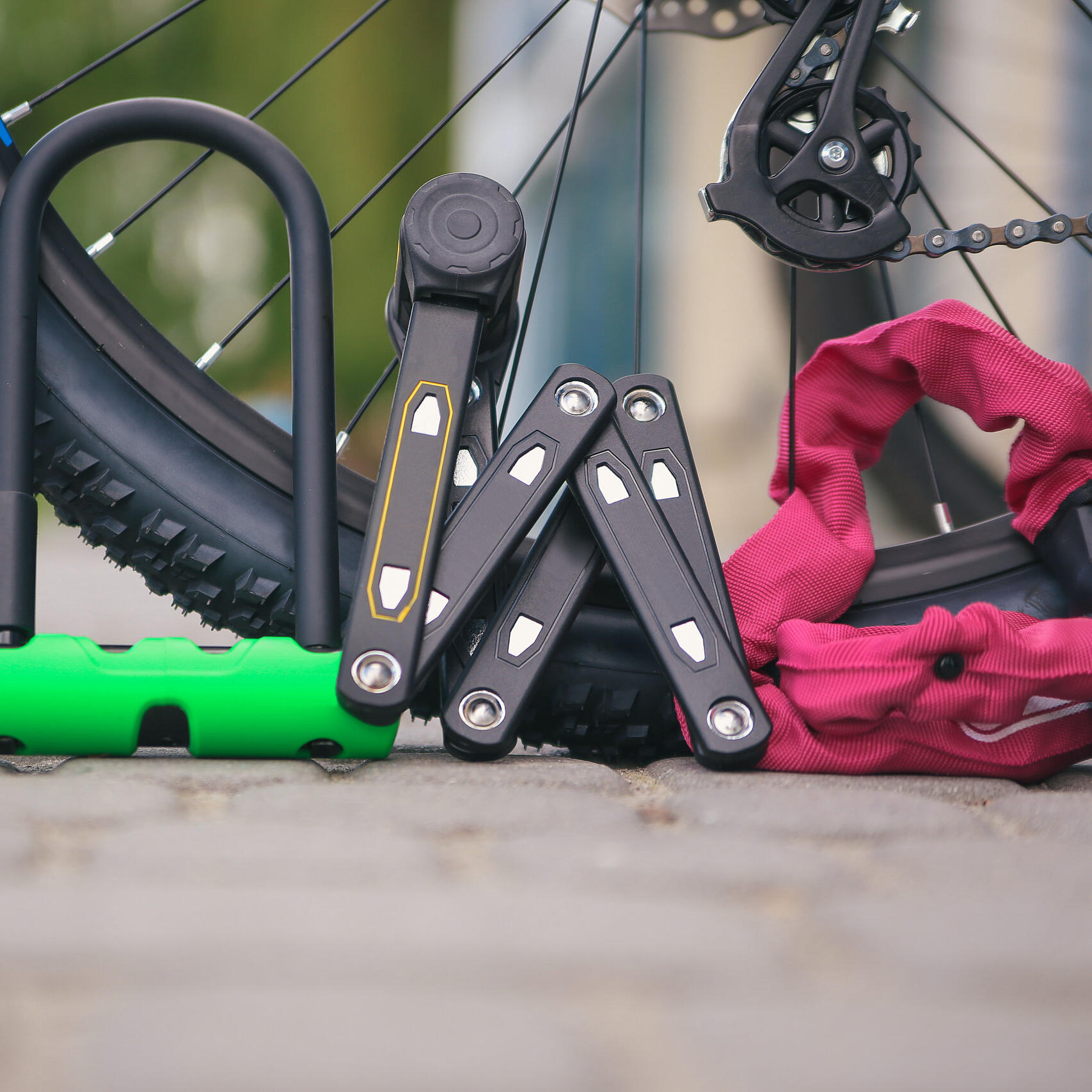 bulls fahrradständer-adapter sitzstrebe Fahrradständer für Copperhead Millenial E-Stream EVO AM3 Grinder Evo Streetliner Evo, Höhenverstellbarer Fahrradständer, Fahrradständer aus Aluminiumlegierung, Rutschfest Hinterbauständer Sport & Freizeit Kabel:USB-C (1m) CAFÉ DU CYCLISTE Fahrradhandschuhe Headwear