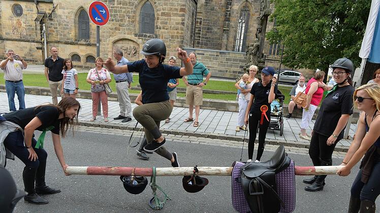 Der Reitverein Maintal war ohne Pferde, aber mit origineller Idee dabei. Foto: Ronald Rinklef