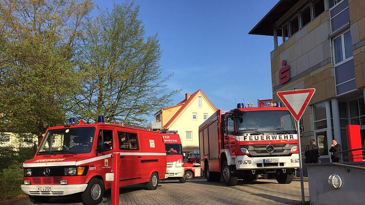 Die Kronacher Feuerwehr war mit acht Fahrzeugen im Einsatz. Foto: Feuerwehr Kronach