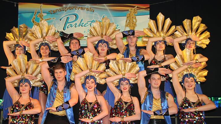 Die Prinzengarde der  "Narhalla Windischeschenbach" mit ihrem Showtanz Orient. Foto: Stephan  Stöckel