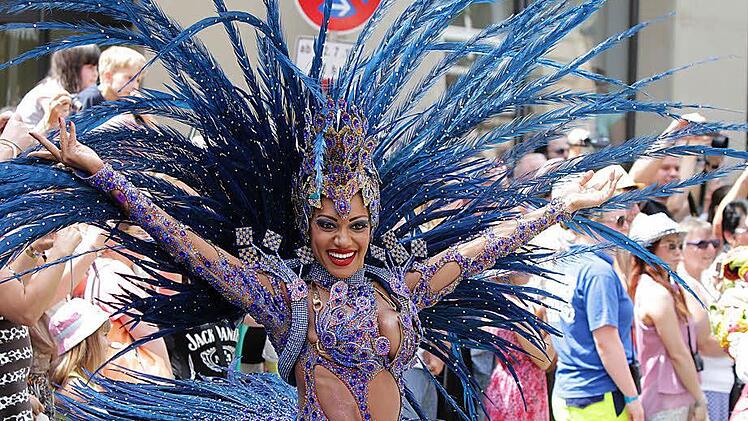 Impressionen vom Samba-Umzug 2015. Foto: Albert Höchstädter
