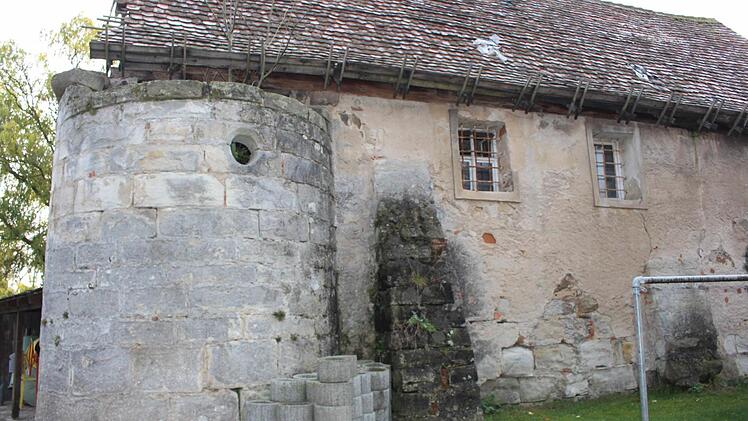 Der Rundturm ist im östlichen Teil des Hauses und soll aus dem Jahr 1500 sein  Foto: Evi Seeger