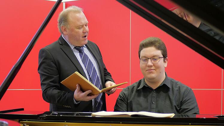 "Au&szlig;ergew&ouml;hnlicher" Balladen-Abend in Kulmbach: Trottmann und Wirsching vereinen Geschichten und Musik