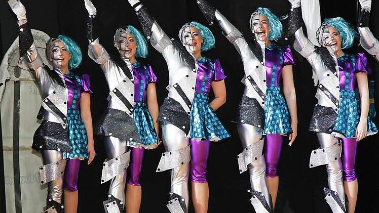 Die Stadtsteinacher Maxigarde verkleidete sich im vergangenen Jahr als "Human Robots" - halb Mensch, halb Roboter. Foto: Sonny Adam/Archiv