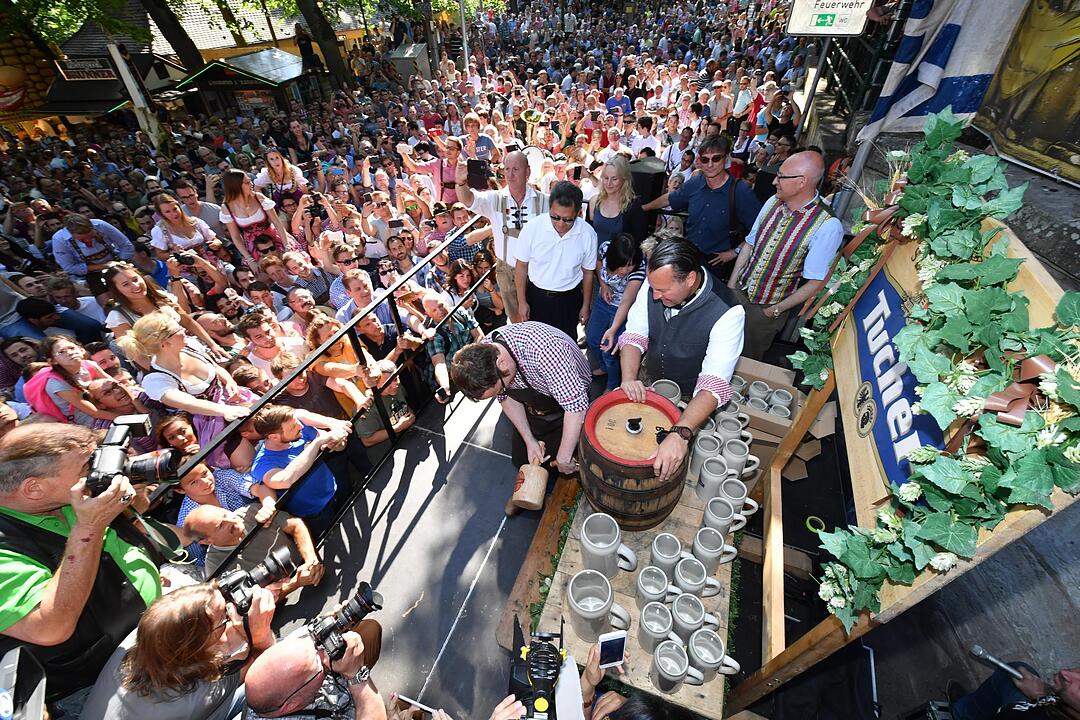 Bergkirchweih 2017: Drei Schläge zum Bieranstich