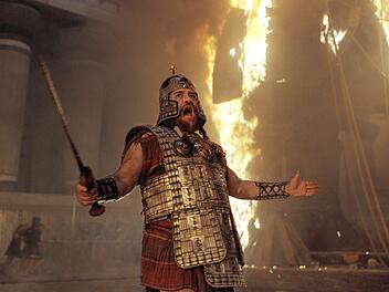 Troja Hochkarätig besetzter Monumentalfilm: Brian Cox (Bild) spielt in Wolfgang Petersens "Troja" den König Agamemnon.