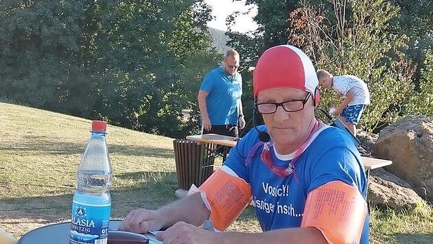 Dieter Brünn, der sich selbst einen "leidenschaftlichen Nichtschwimmer" nennt, in Rede-Aufmachung.