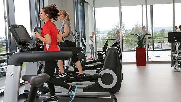 Sportangebote in Hülle und Fülle, Sauna, Physiotherapie und ein ärztlicher Dienst halten die Mitarbeiter fit.