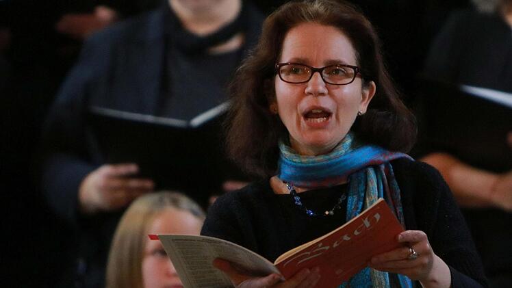 Die Kantorei St. Georg unter Leitung von Markus Heunisch gestaltete in Neustadt ein Kantatenkonzert zum Reformationsjubiläum.Foto: Jochen Berger