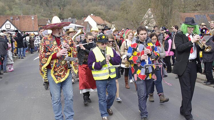Faschingszug Aura