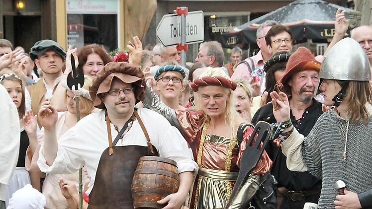 Handeln und Feilschen waren im Mittelalter an der Tagesordnung.   Foto: Matthias Einwag